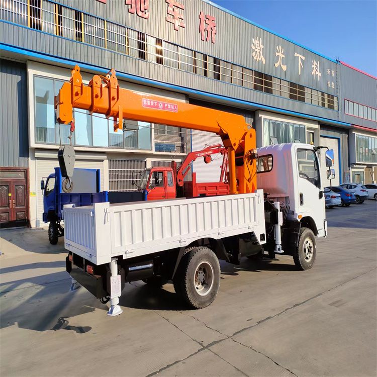 鹿港镇三轮随车吊定制 农用改装机自备吊中瑞长期出售