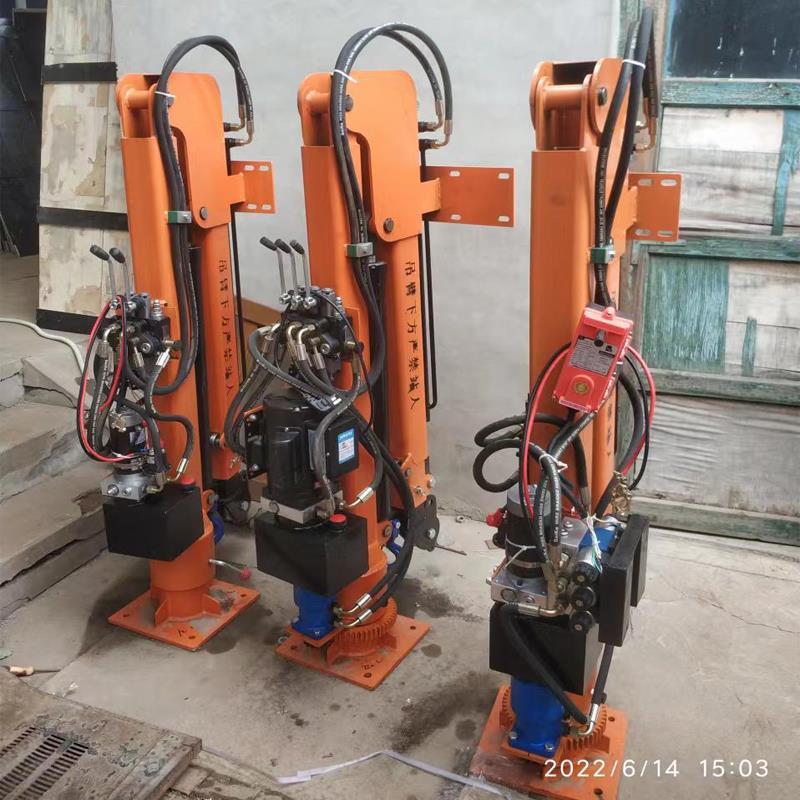 鹿港镇重汽蓝牌随车吊 3.2吨 国六动力强 液压驱动 农用自卸起重机